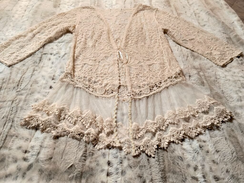 Clothes Upcycling, this is a merger between two lace items