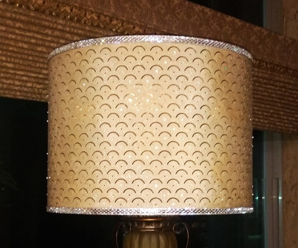 how to update a lamp with this painted IKEA lamp shade